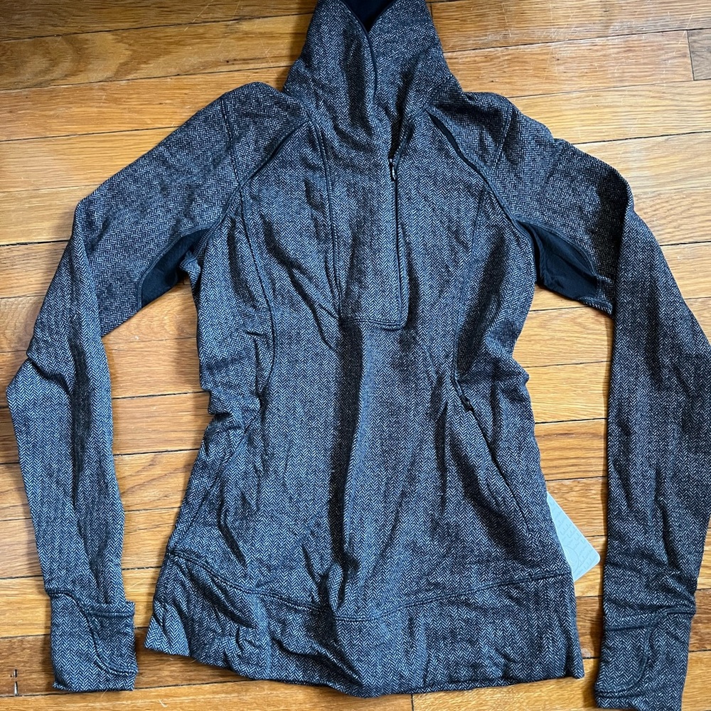 Lululemon Think Fast Pullover, Size 6, Black Herringbone